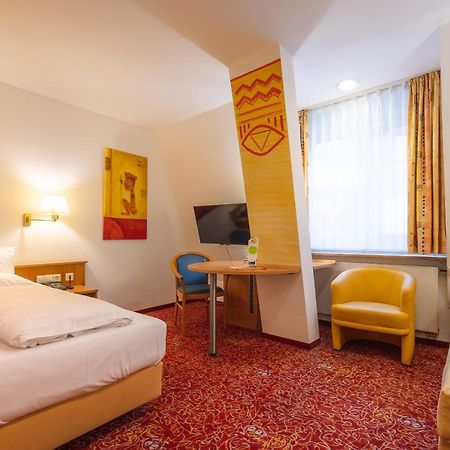 קרלסרוהה Allvitalis Traumhotel מראה חיצוני תמונה