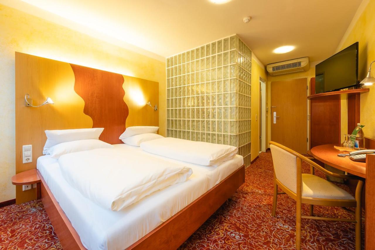קרלסרוהה Allvitalis Traumhotel מראה חיצוני תמונה