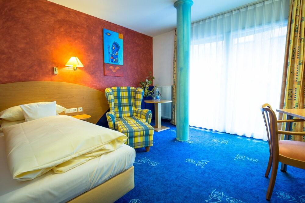 קרלסרוהה Allvitalis Traumhotel מראה חיצוני תמונה