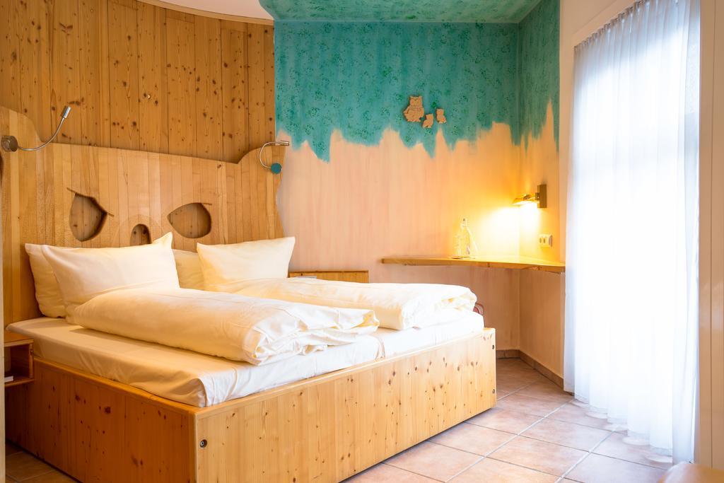קרלסרוהה Allvitalis Traumhotel מראה חיצוני תמונה